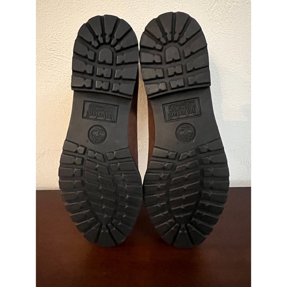 NWOT. Timberland shoes. - Picture 8 of 9